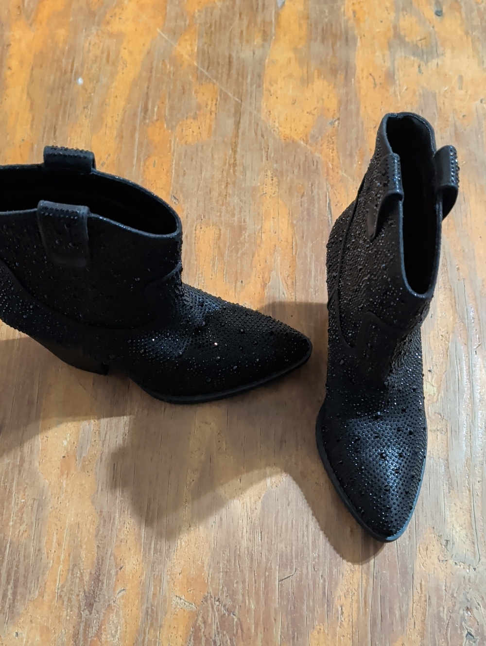 Forever Size 6 Black Pointed Toe Rhinestone Western Booties